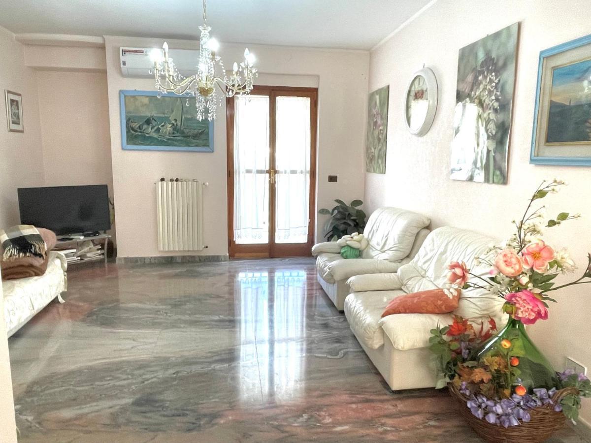 La Vie En Rose Mattinata Apartment Exterior photo